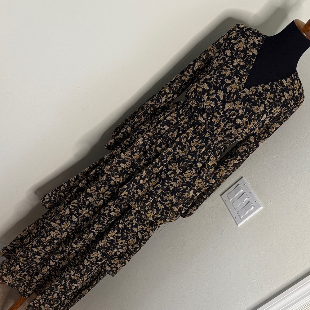 DRESS DAY Floral Black and Cream Women's Maxi Open Back Dress S